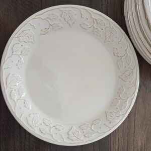 Longaberger Vntage Vine Dinner Plates Cream Ivory